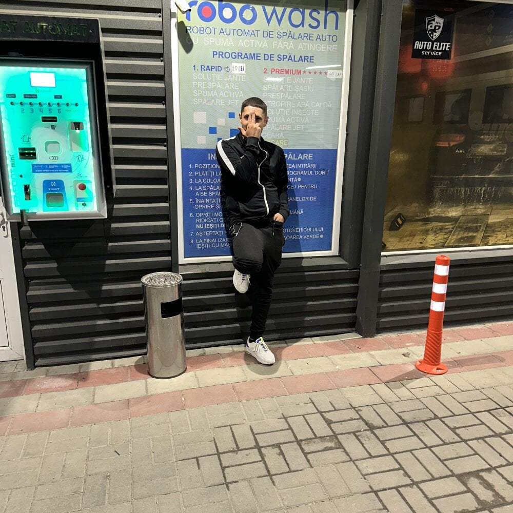 Freddy33x3's Offline XXX Chat