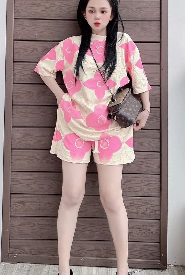 newporncams.com girl-6868 livesex profile in ch cams