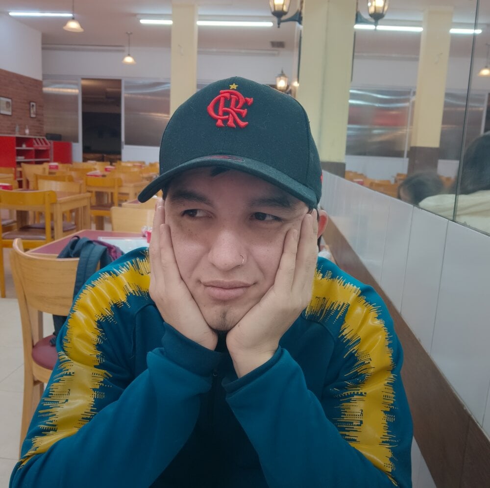 Lucasxxx1999-'s Offline XXX Chat