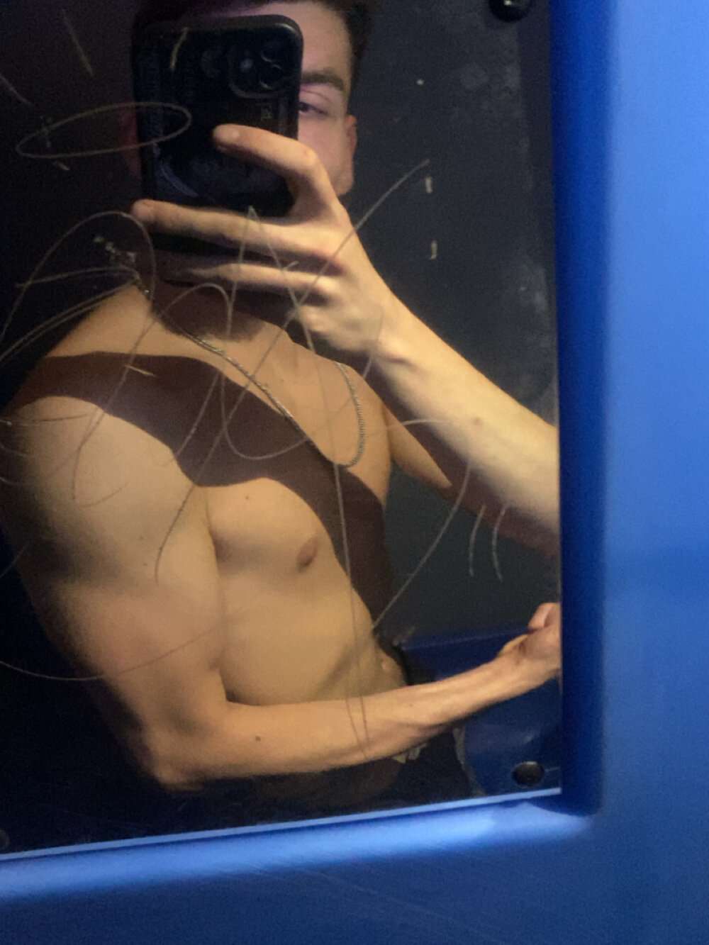 Jungbulle17c98's Offline XXX Chat