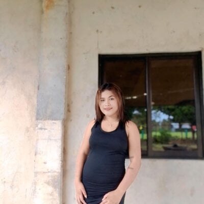 Mia_kisses07