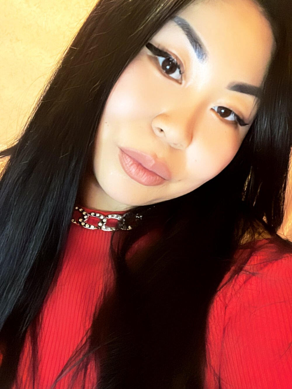 livesex.fan kitana255 livesex profile in we-are-as-usual-playing-in-our-room cams