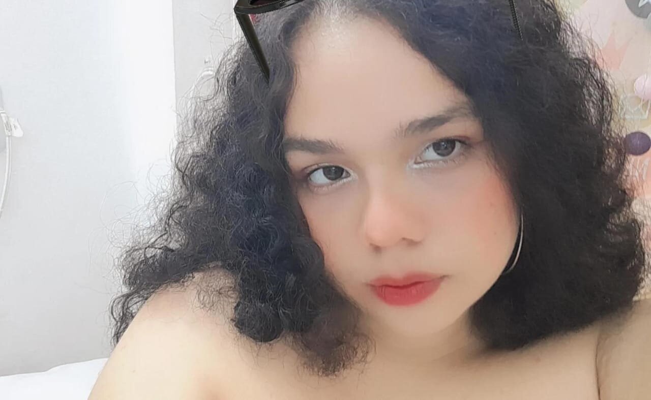isabella_red_