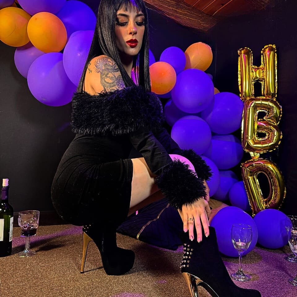 Live sex webcam photo for ameliachadburn #290417903