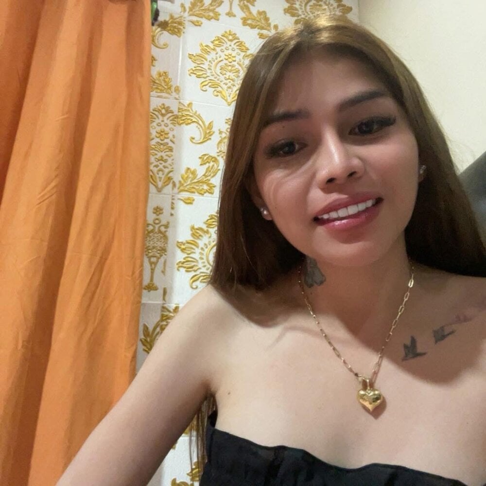 Danaya18's Offline XXX Chat