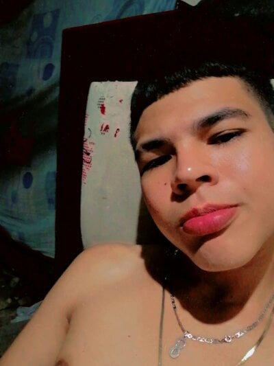 Thomassexx1 Couple Colombian Live Webcam Striptease