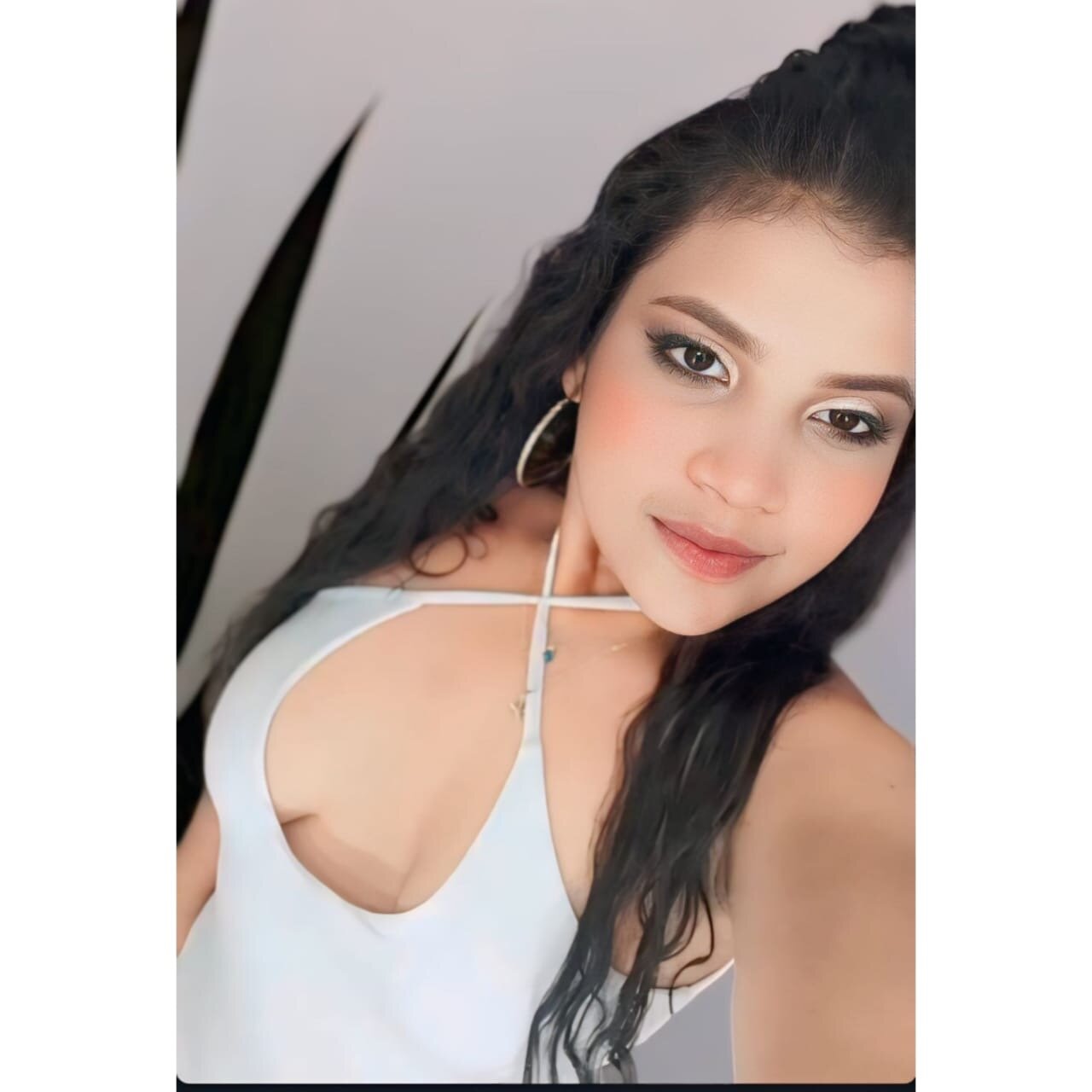 Valeria_hot100