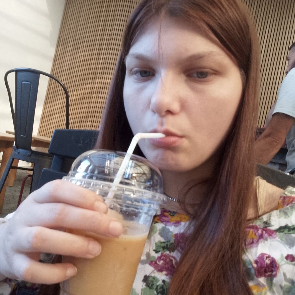 myliveeroticcams.com lixanqe livesex profile in right-behind-the-screen cams