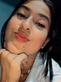 atenea_jonnex's Offline Chat Room