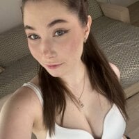 LynetHigh's webcam live show