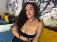 cyla_curvy's webcam live show