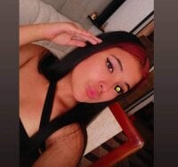 Brunette-Hott's Offline Chat Room