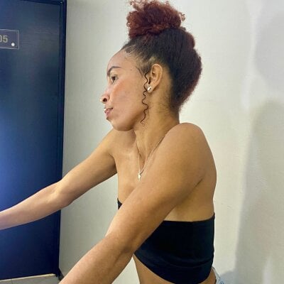ambaarsmiith from stripchat