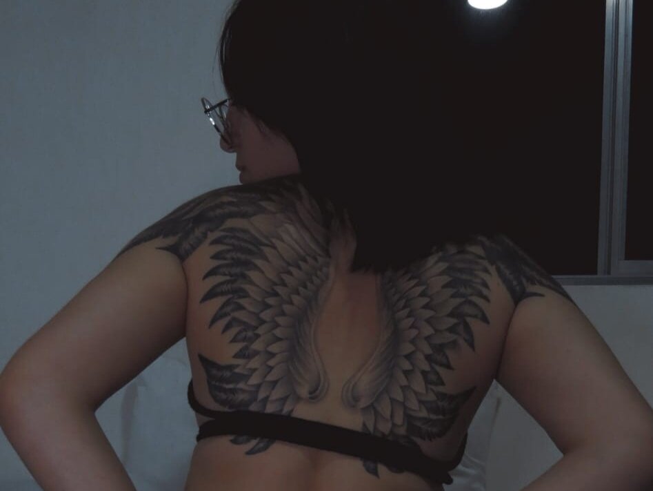 Live sex webcam photo for RubyWingss #286034293