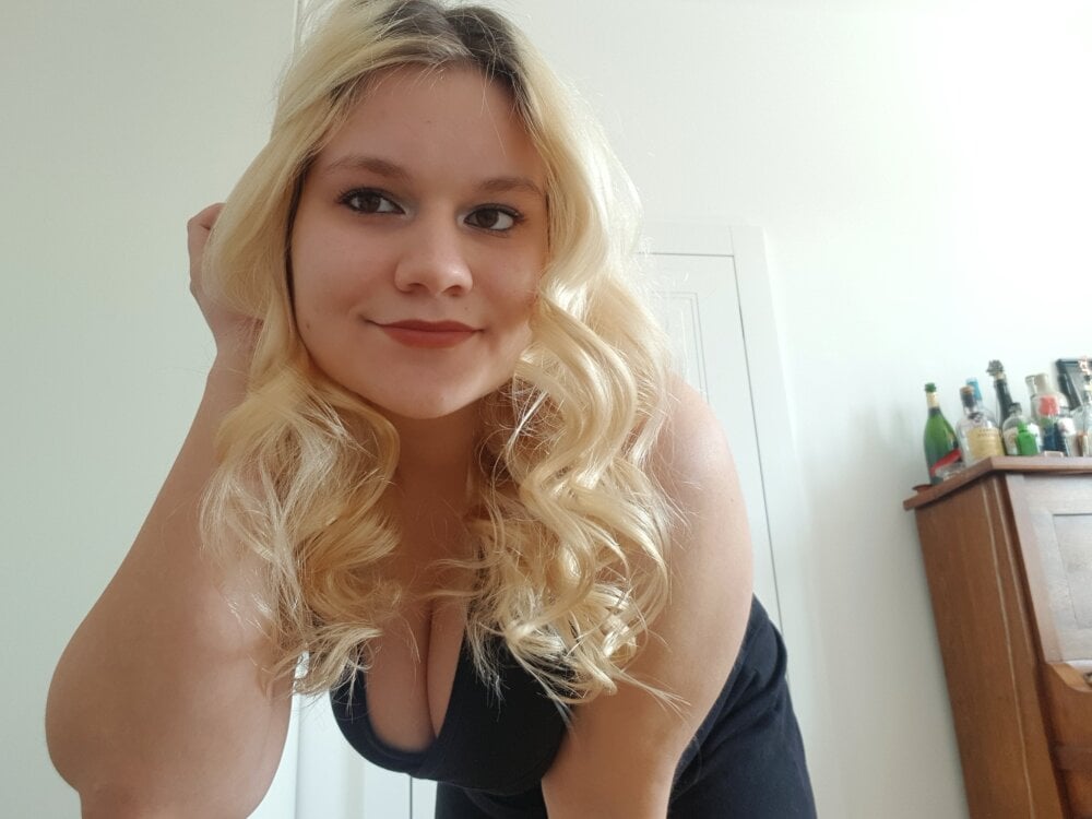 samantha_darling from stripchat