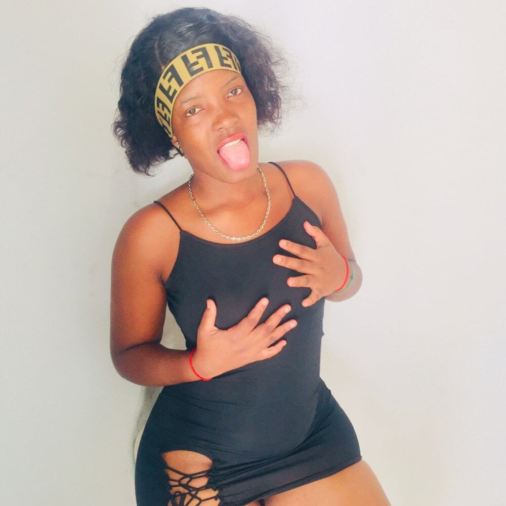 Watch AfricanBarbie69 live on cam on StripChat