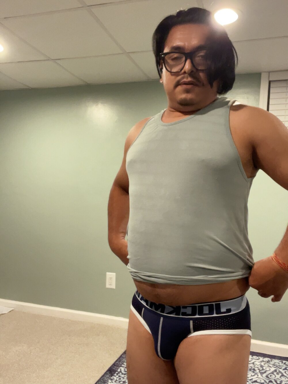 me-introvert123456 from stripchat