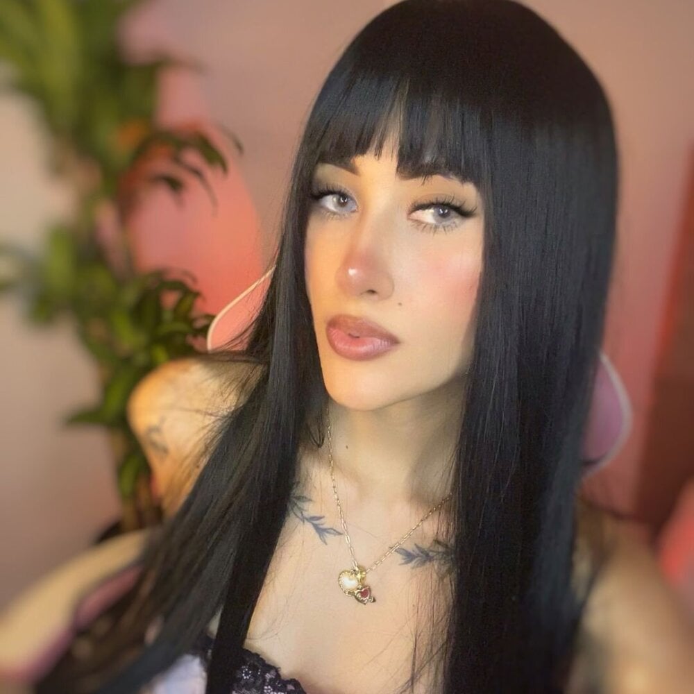 sexcam-girls.com ludovicasweet livesex profile in athletic cams