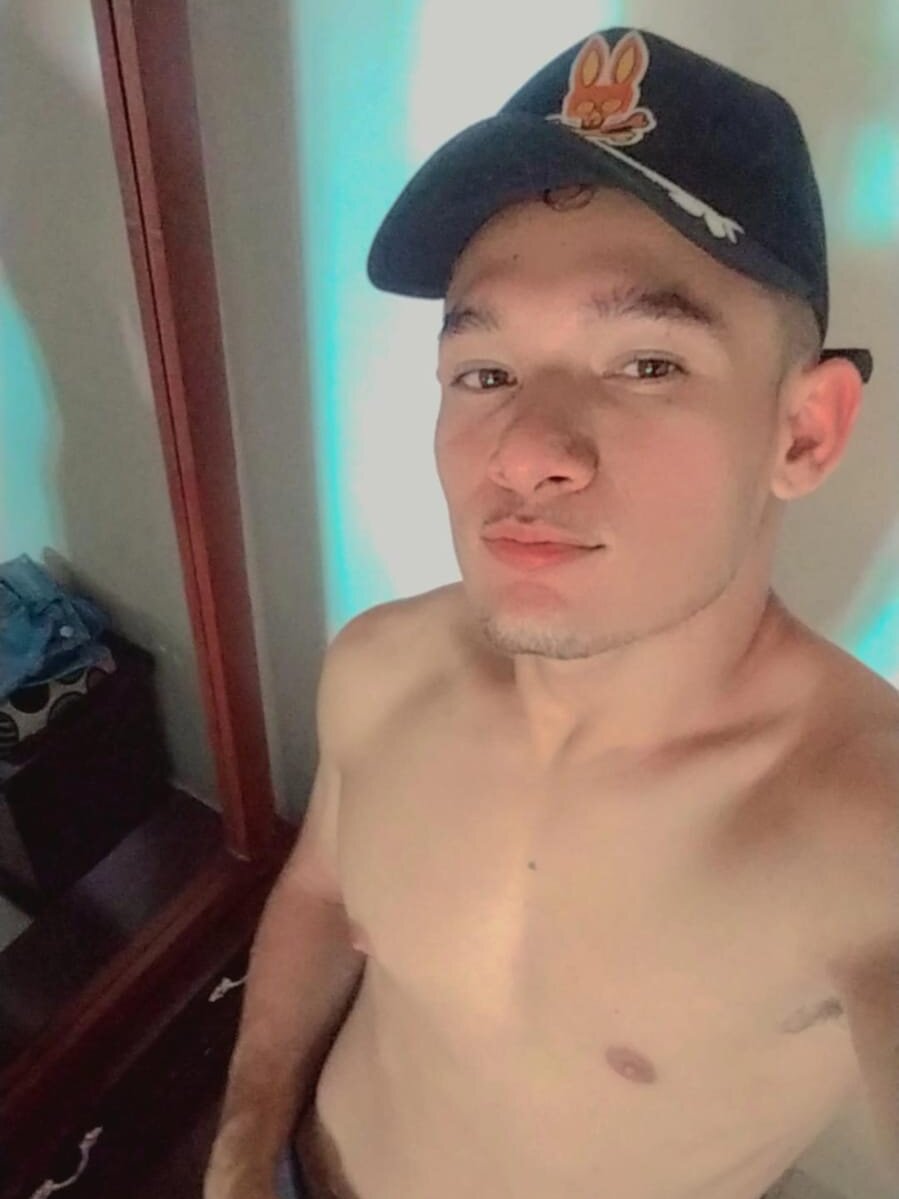 Nick_Francoo live cam model at StripChat