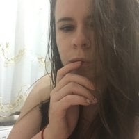 Allie_Lessie's Offline Chat Room