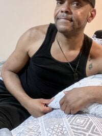 GoldenboyinLS's webcam live show