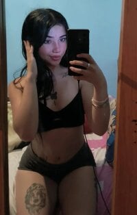 TrinaQueen's Offline Chat Room