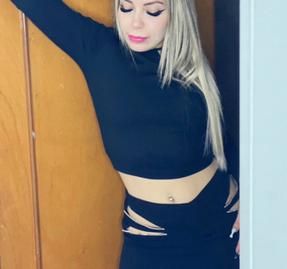 ariana28 profile