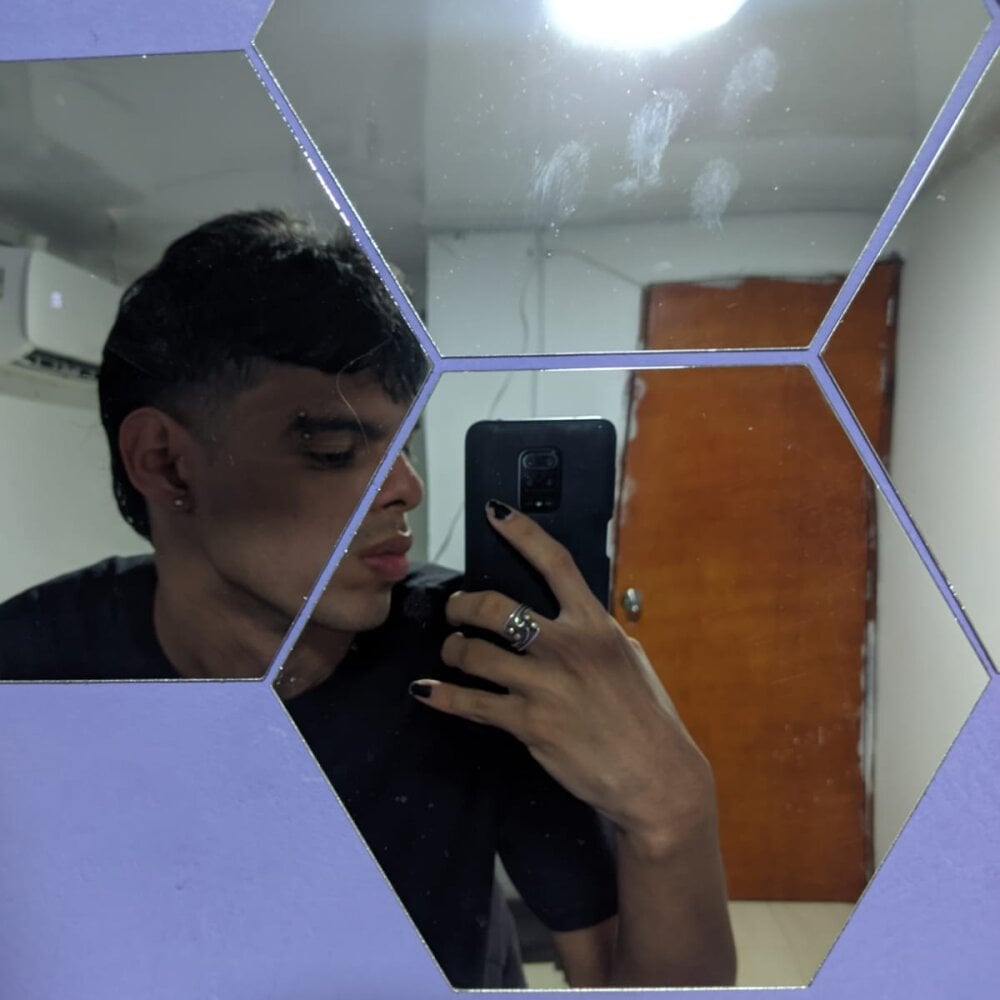 DIAMONDS-BOYSEXX profile