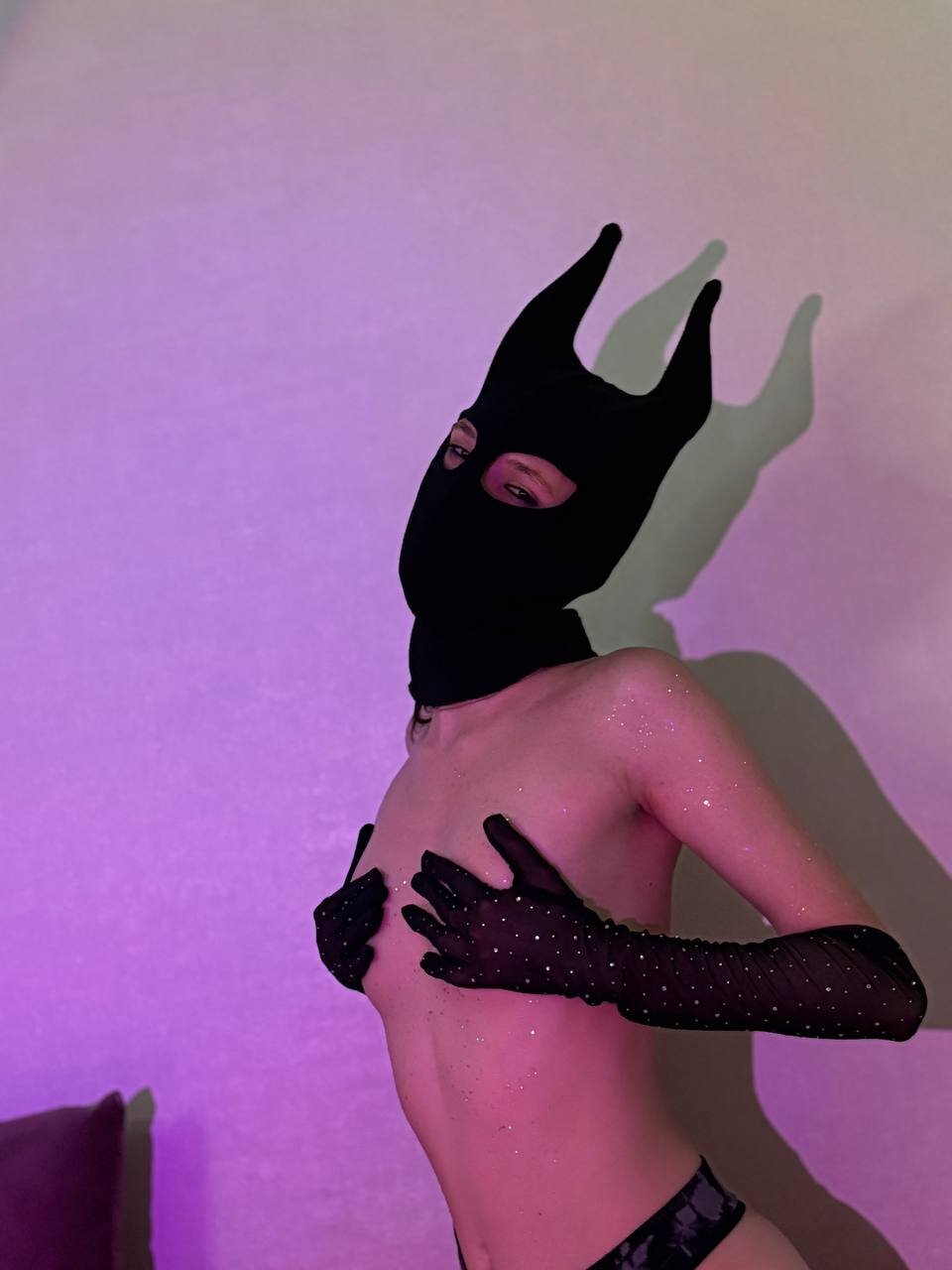 molli_white_