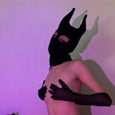 Molli_white_