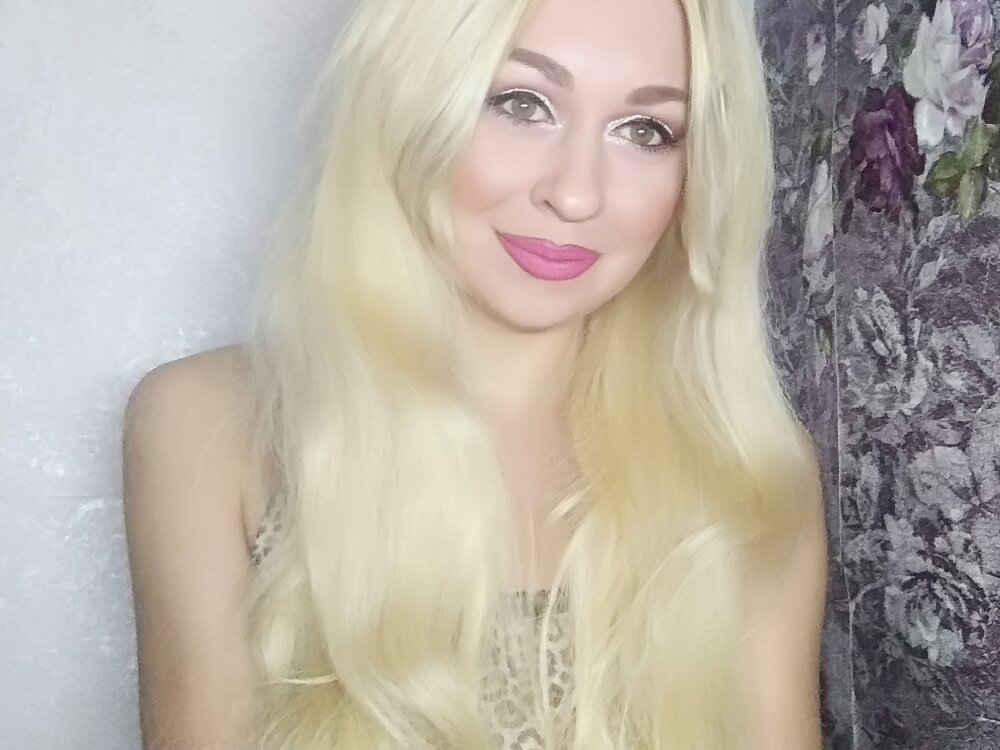 Live sex webcam photo for DianaCherrys #281182046
