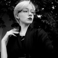 LucettaEvetts' Offline Chat Room