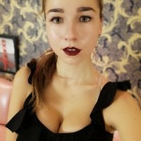 Naked_Vikki's Offline Chat Room