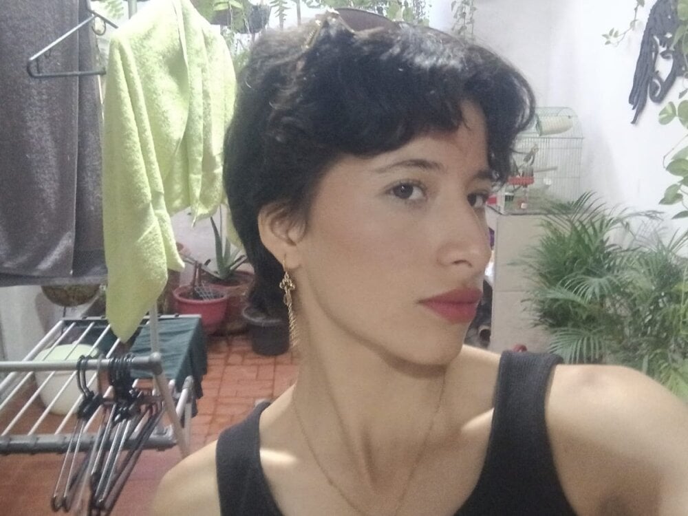 lyanna_arianna from stripchat