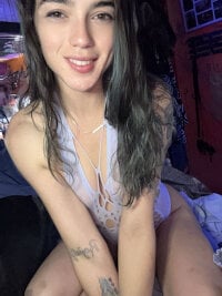 Cannabitch6969's webcam live show