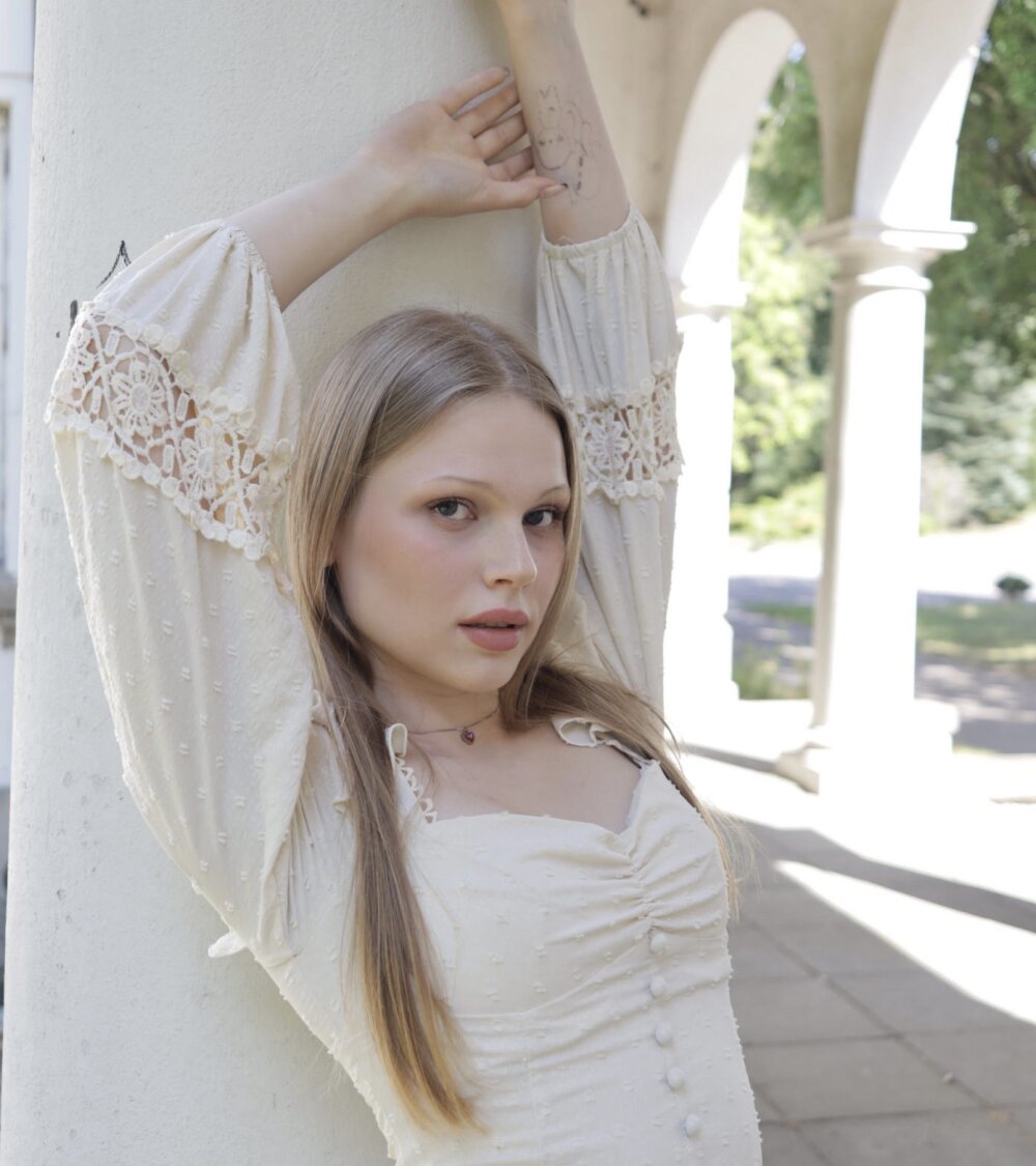 Charlotte_Dreams' Offline XXX Chat