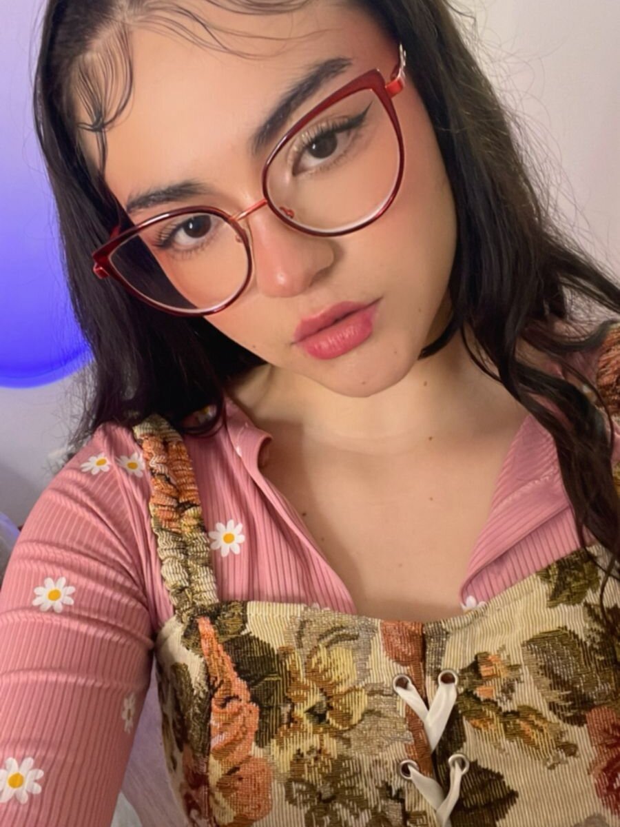 eva_vaughan webcam livesex profile on cheapadultsexcams.com