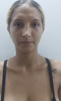NaugthyRoom-'s Offline Chat Room