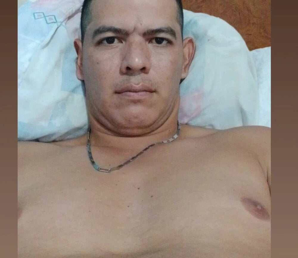 cristian07_'s Offline XXX Chat