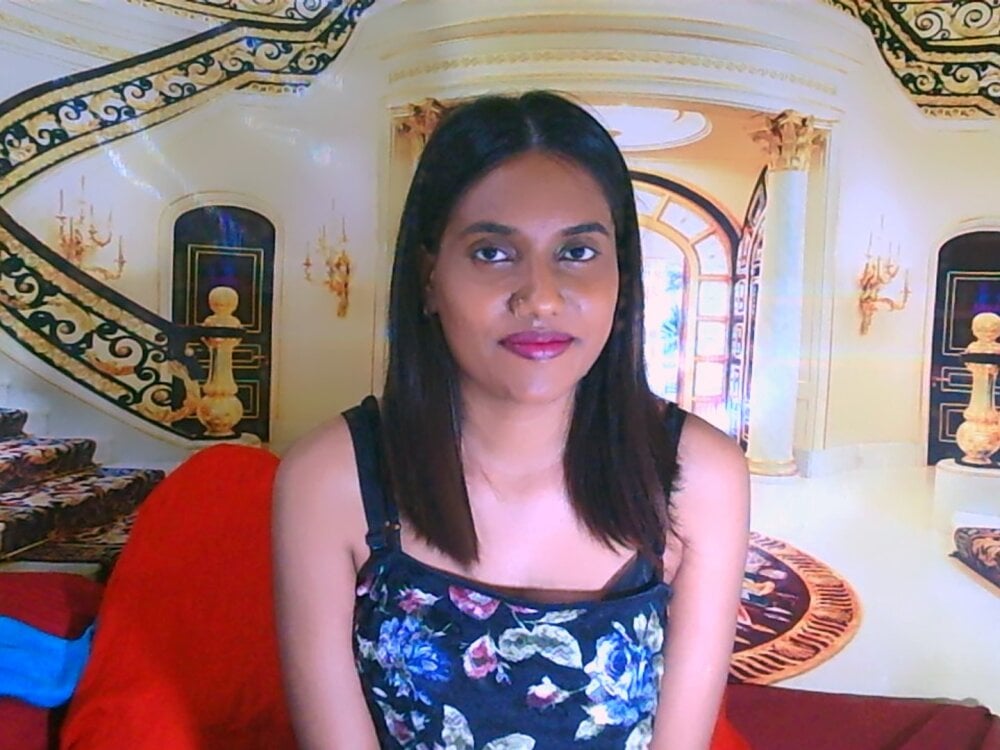 show2cam.com indianskies livesex profile in granny cams