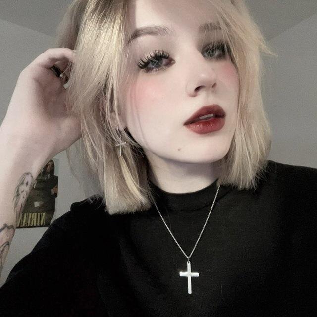 Ava_Betty