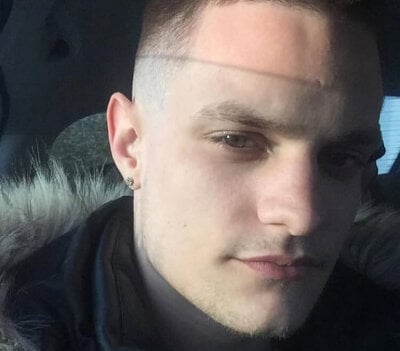 Young420BWC Live Cam on StripChat