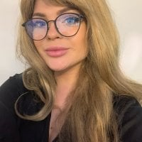 LolaLewin's Offline Chat Room