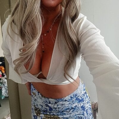 Aylla_Milf - Stripchat Cam2cam Cowgirl Dildo Girl 