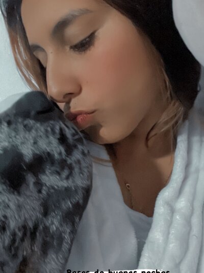 KYLIIE_IIANN 🐡 naked cam chat