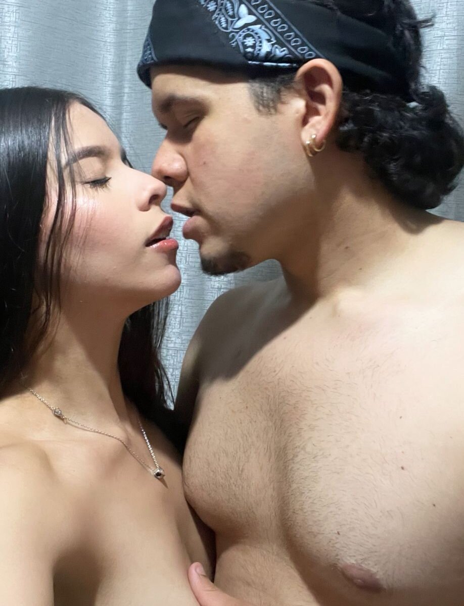 luna_lov_titan from stripchat