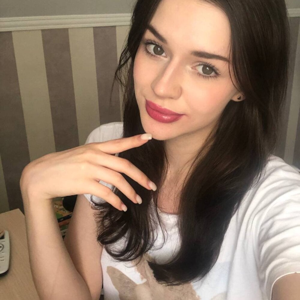 mayawings-webcam-show-camterest