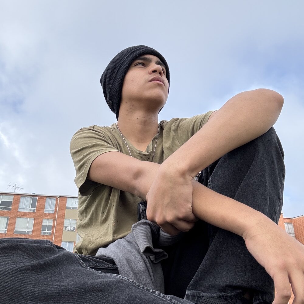Andriu_hip profile
