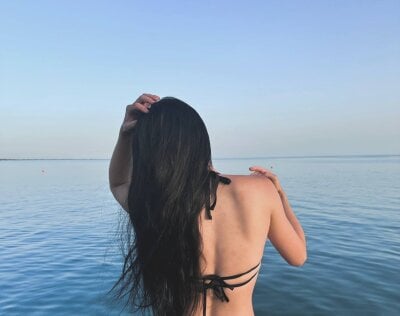 OllieDark Female Tittyfuck Nude Webcam