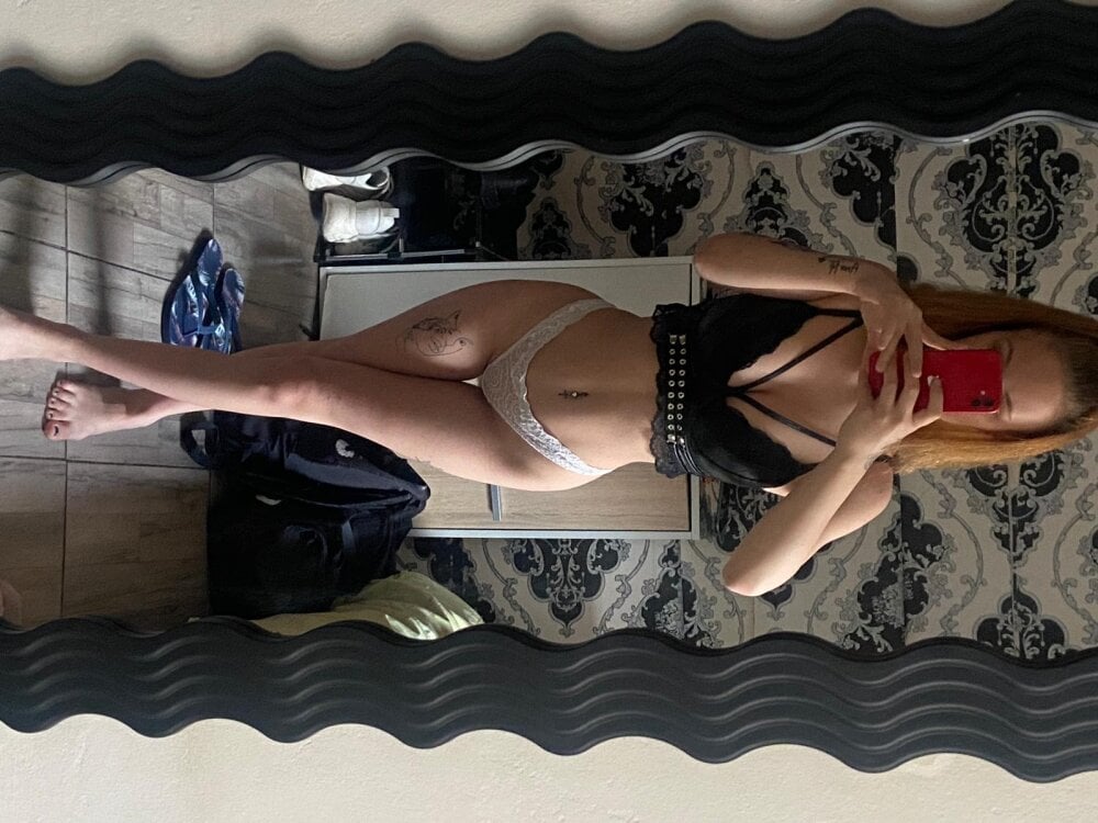 sassy_annee from stripchat